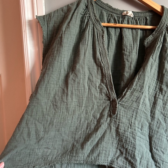 Aerie Sage Green Sleeveless Blouse - Picture 3 of 3